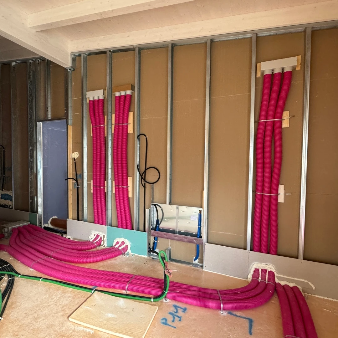 tubazioni rosa vmc pareti cantiere uffici kumbe