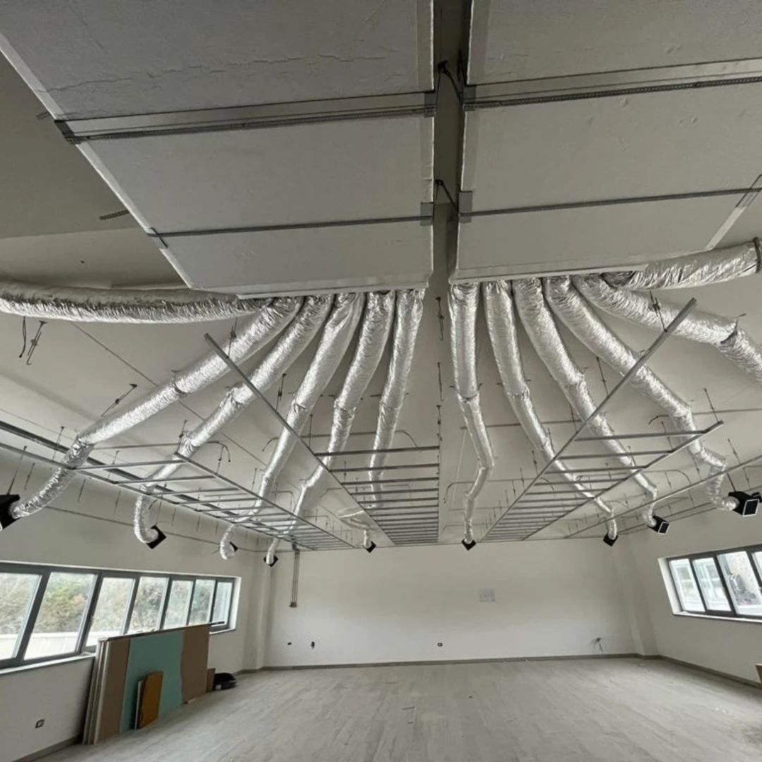 tubazioni soffitto radiante installazione efficiente